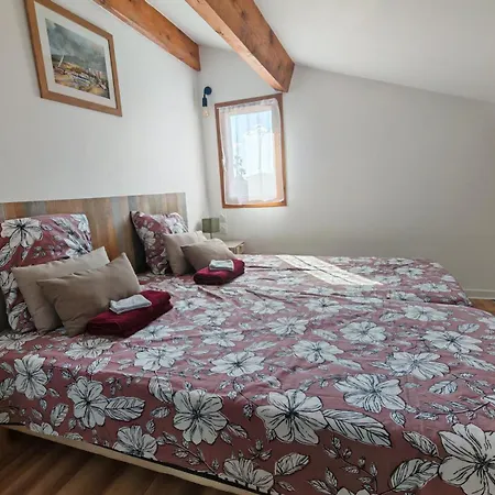 Hébergement de vacances Le Mazet Sooksabai, Confort, Charme Et Découverte En Petite Camargue Saint-Laurent-dʼAigouze