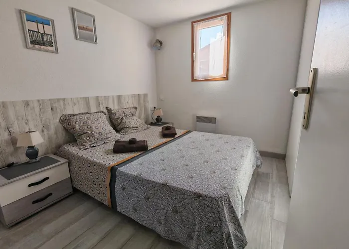 Le Mazet Sooksabai, Confort, Charme Et Decouverte En Petite Camargue Saint-Laurent-dʼAigouze